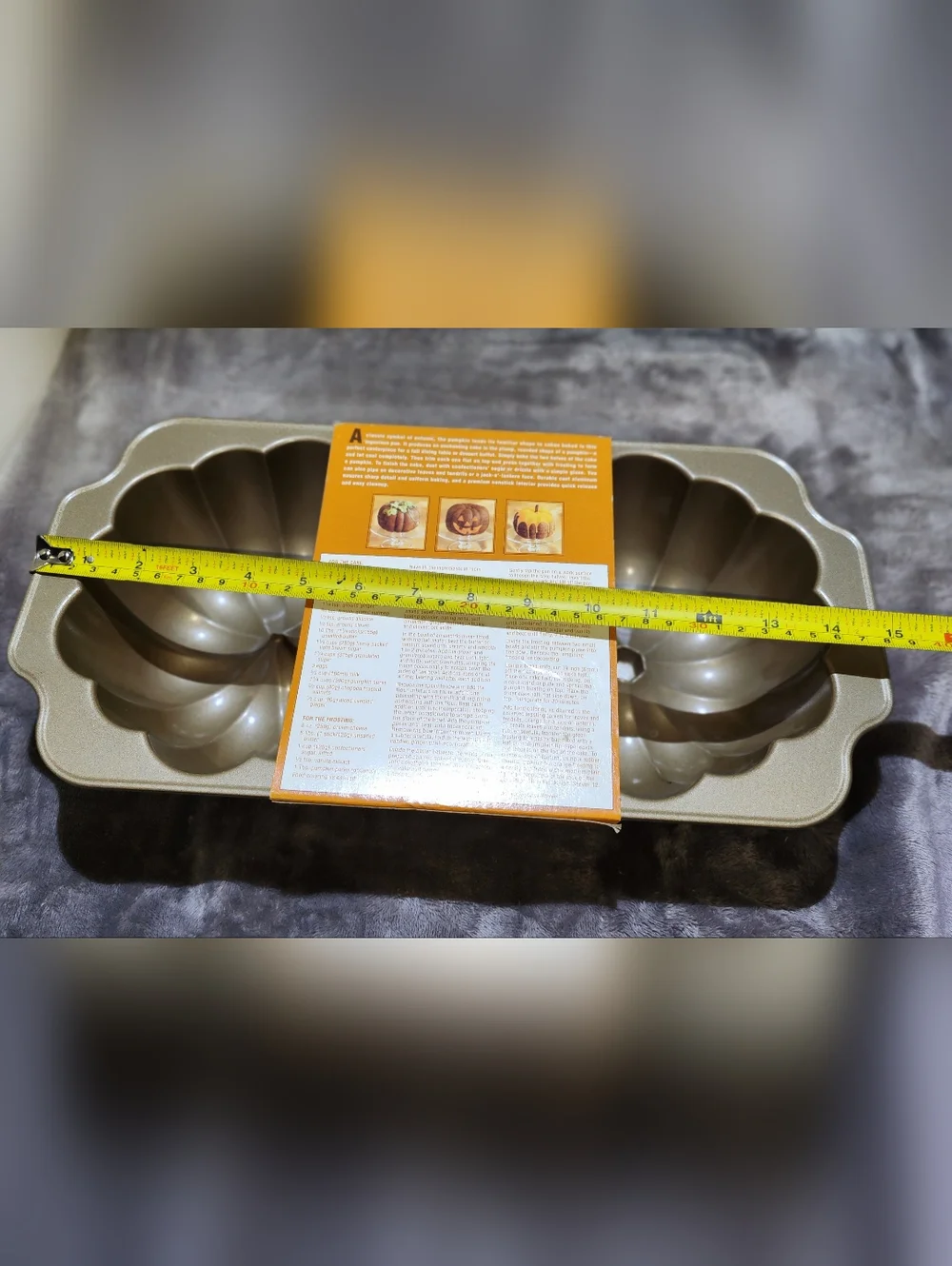 Williams-Sonoma Nordic Ware The Great Pumpkin Pan